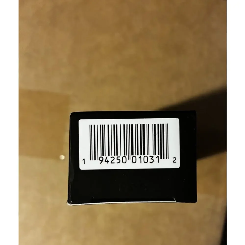 Laura Mercier Real Flawless Weightless Perfecting Foundation- 0W1 Satin- 1 fl oz